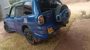 Toyota RAV4 1997 Blue