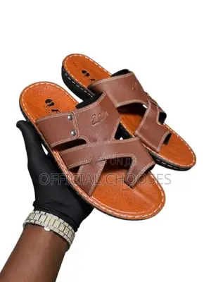Crossed Strap Men’S Sandals-Black