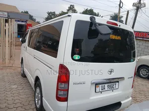 Toyota HiAce 2012 White
