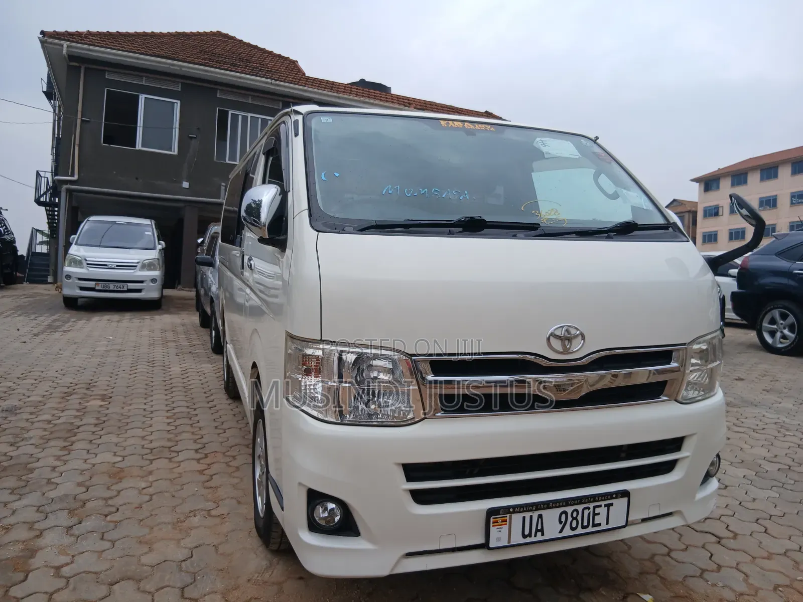 Toyota HiAce 2012 White