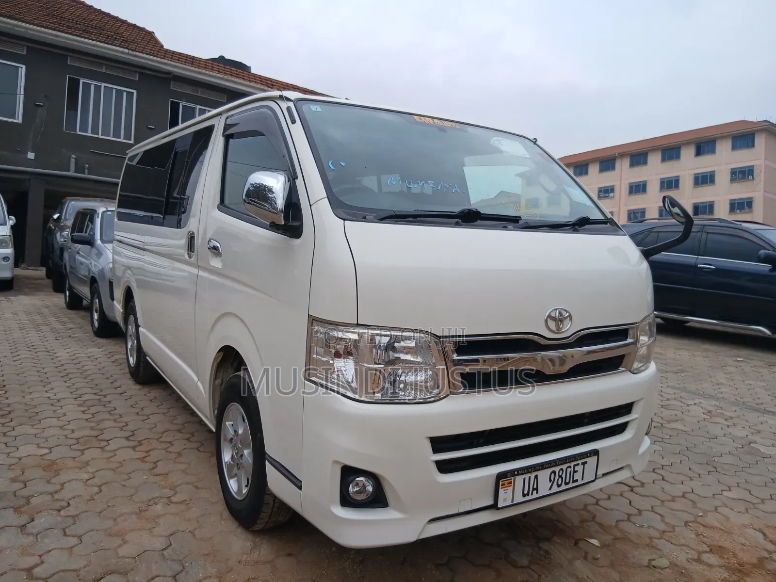 Toyota HiAce 2012 White