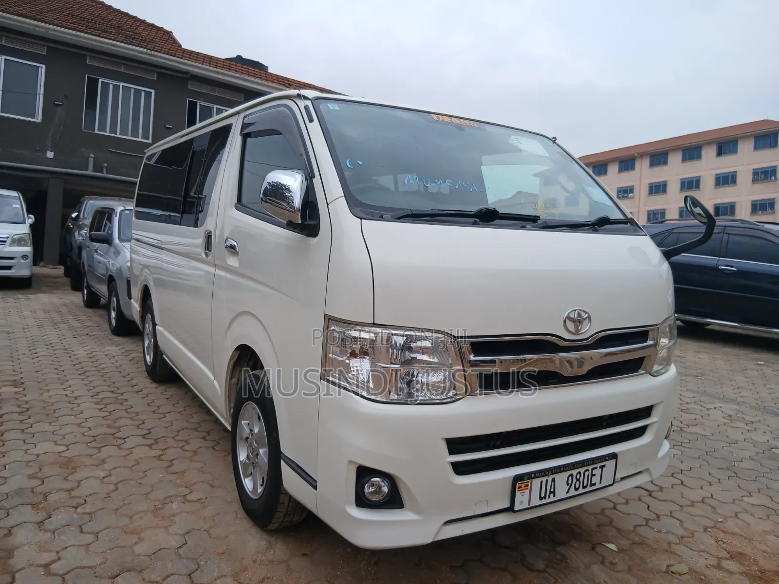 Toyota HiAce 2012 White
