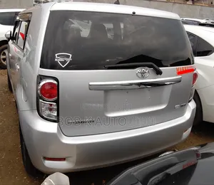 Toyota Corolla Rumion 2011 Silver
