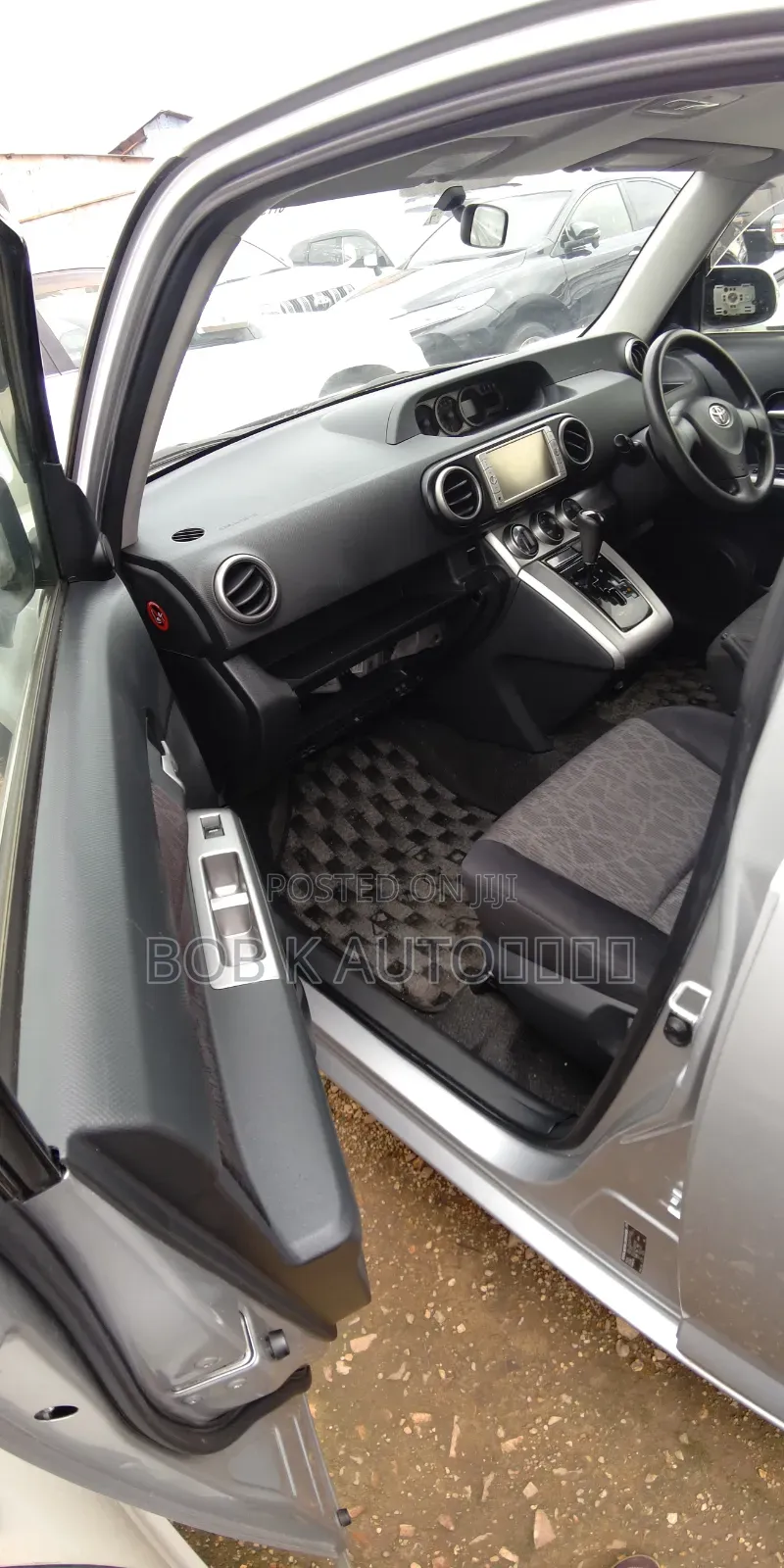 Toyota Corolla Rumion 2011 Silver