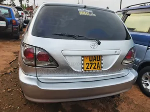 Toyota Harrier 2001 Silver