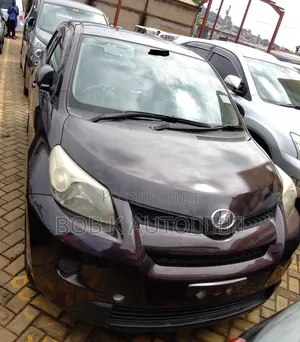 Toyota IST 2010 Maroon