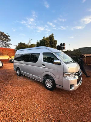 Toyota HiAce 2011 Silver