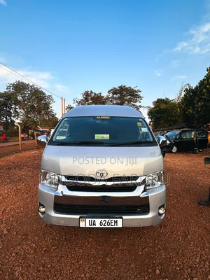 Toyota HiAce 2011 Silver