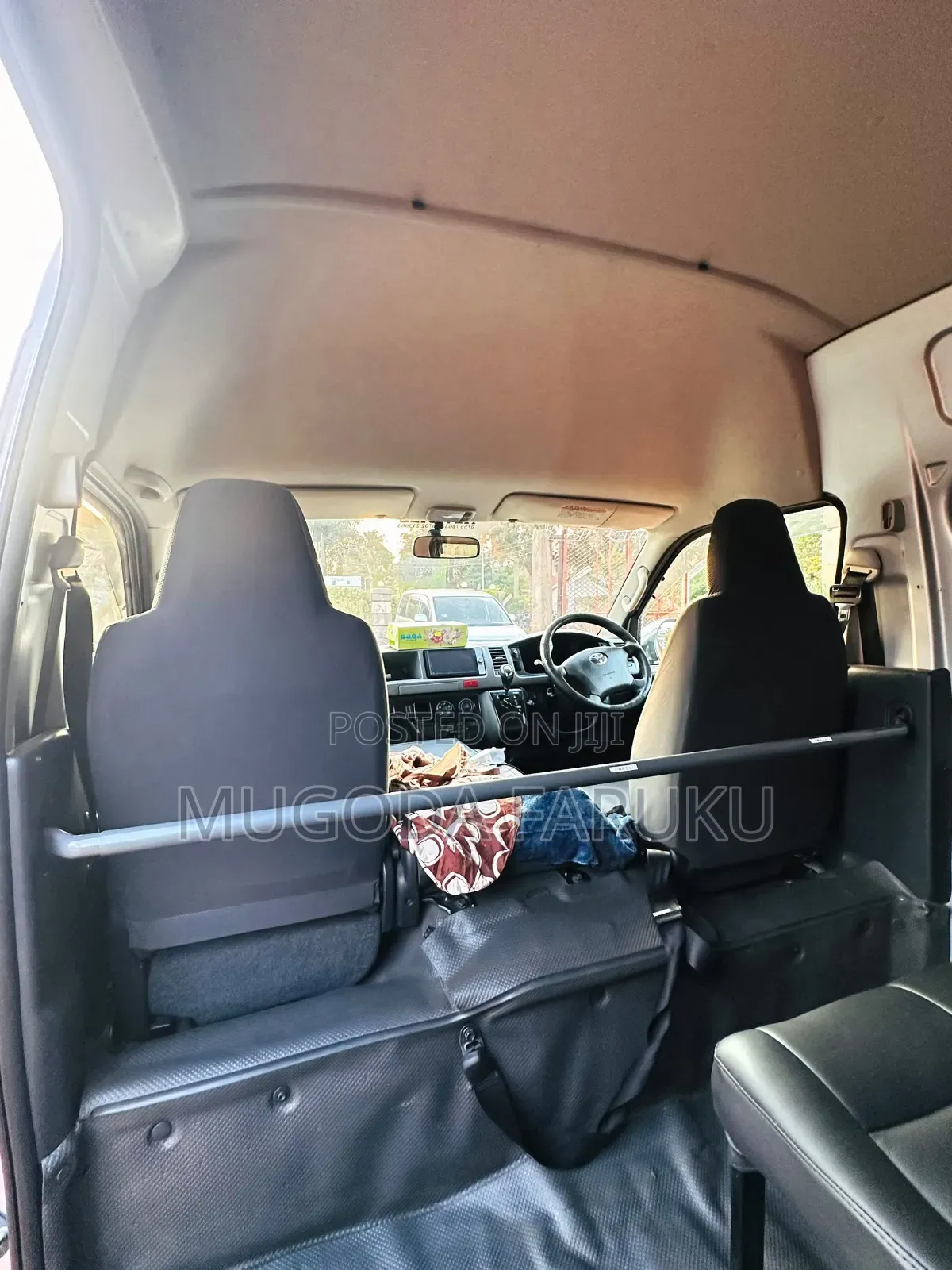 Toyota HiAce 2011 Silver