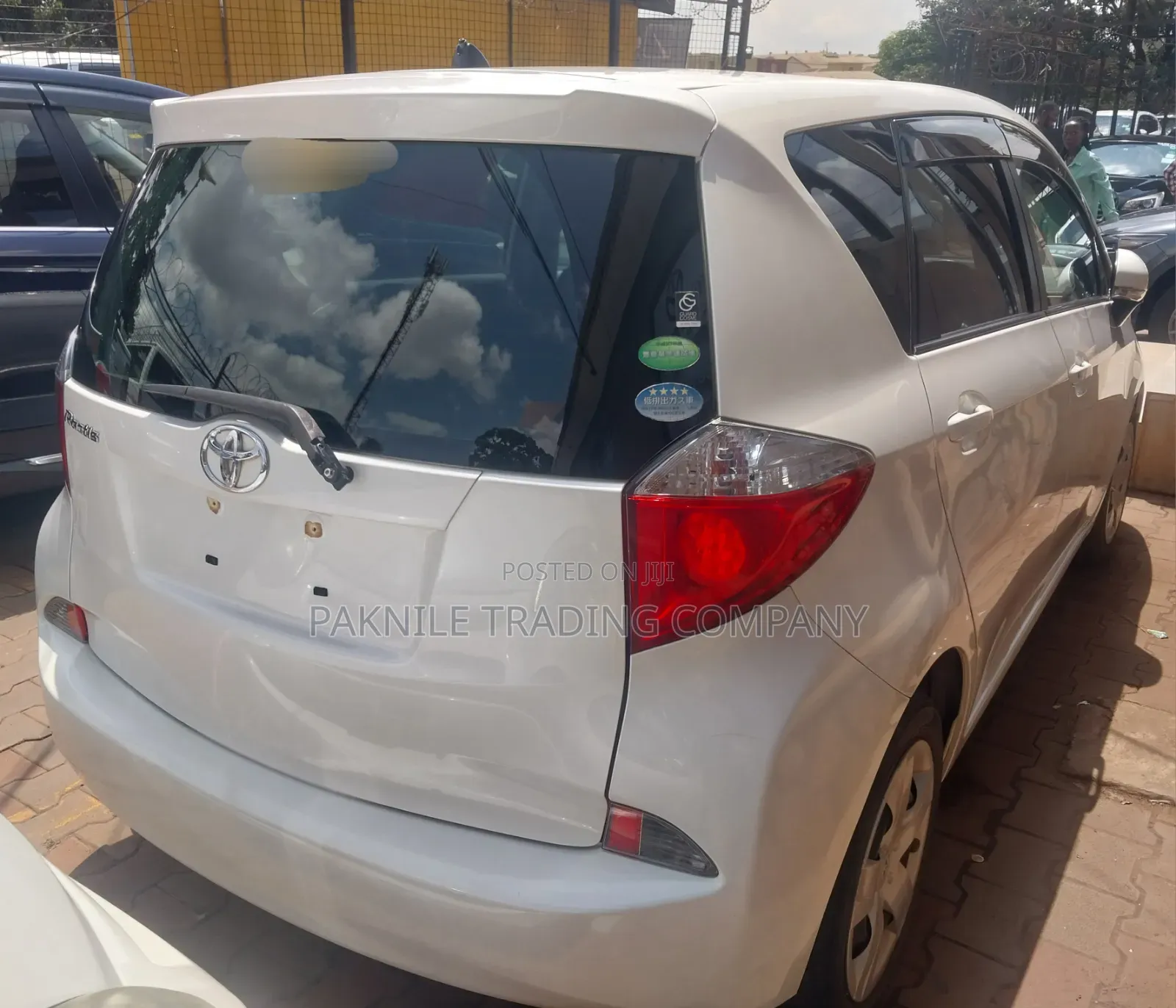 Toyota Ractis 1.5 AWD 2013 White