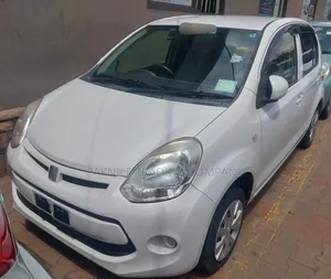 Toyota Passo 1.0 AWD 2013 White