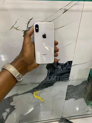 Apple iPhone XS 64 GB White