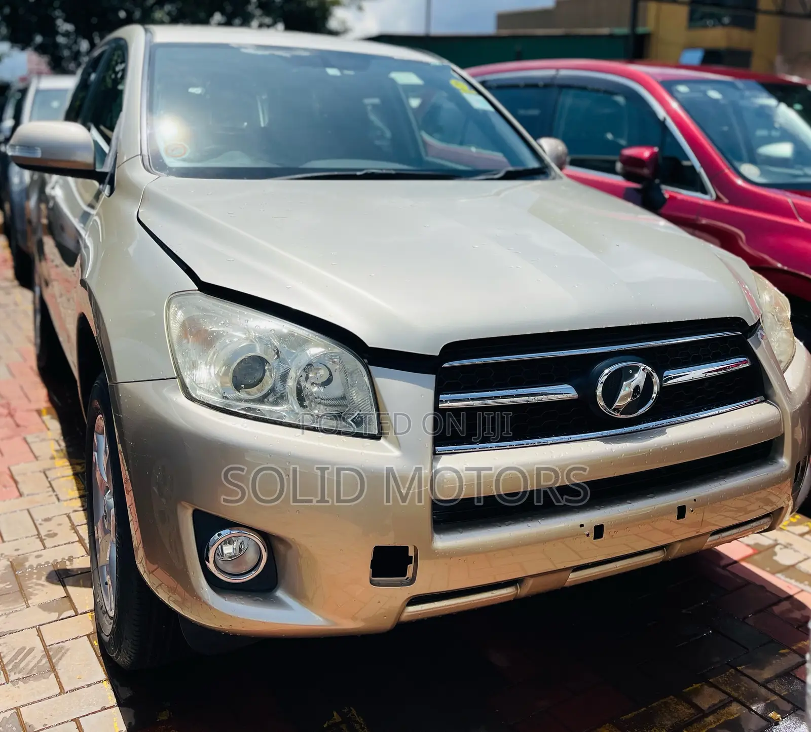 Toyota RAV4 LE AWD (2.5L 4cyl 6A) 2013 Gold