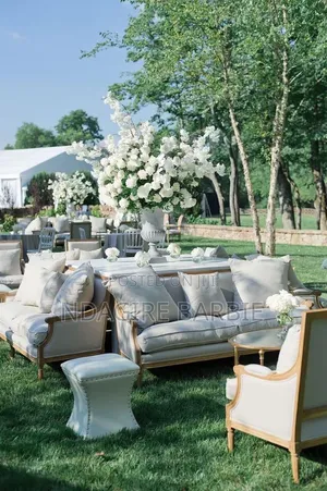 Introduction Decor