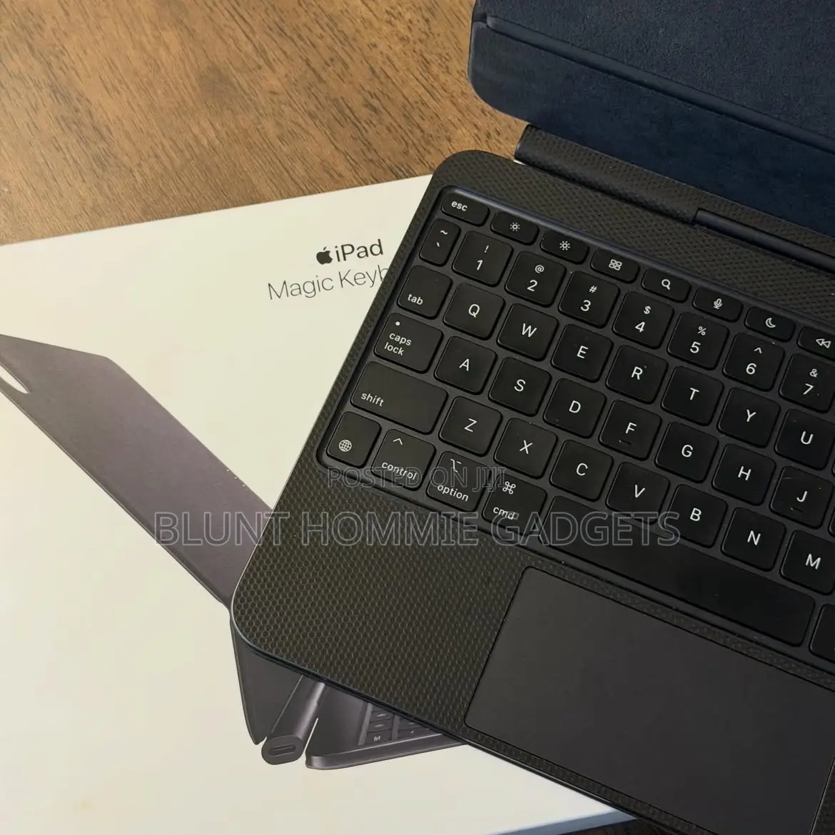 Magic Keyboard 11 iPad Pro M4-M5