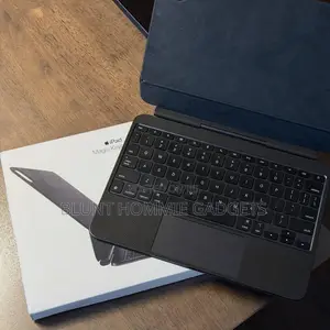 Magic Keyboard 11 iPad Pro M4-M5
