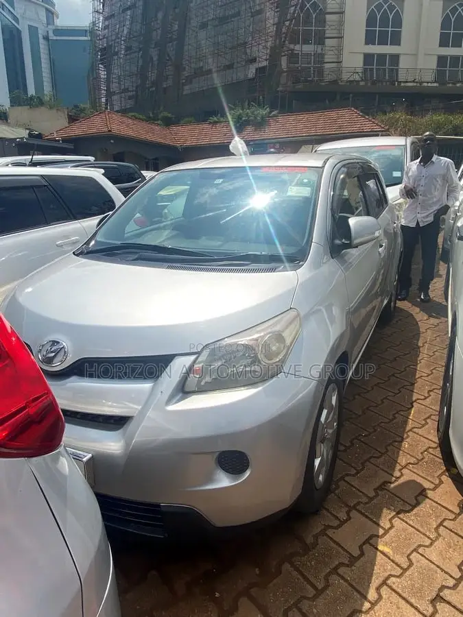 Toyota IST 2009 Silver