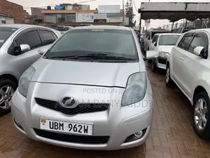 Toyota Vitz 2008 Silver