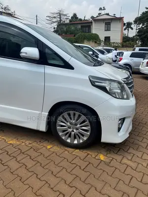 Toyota Alphard 2.4 Petrol AWD 2012 White