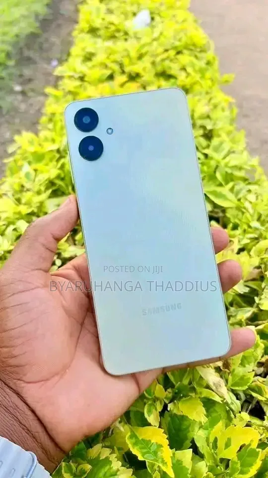 New Samsung Galaxy A06 64 GB Green