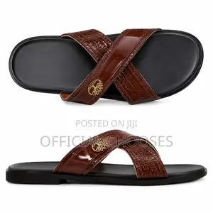 Men's Slip-on Crisscross Strap Sandals for Outdoor Walks.