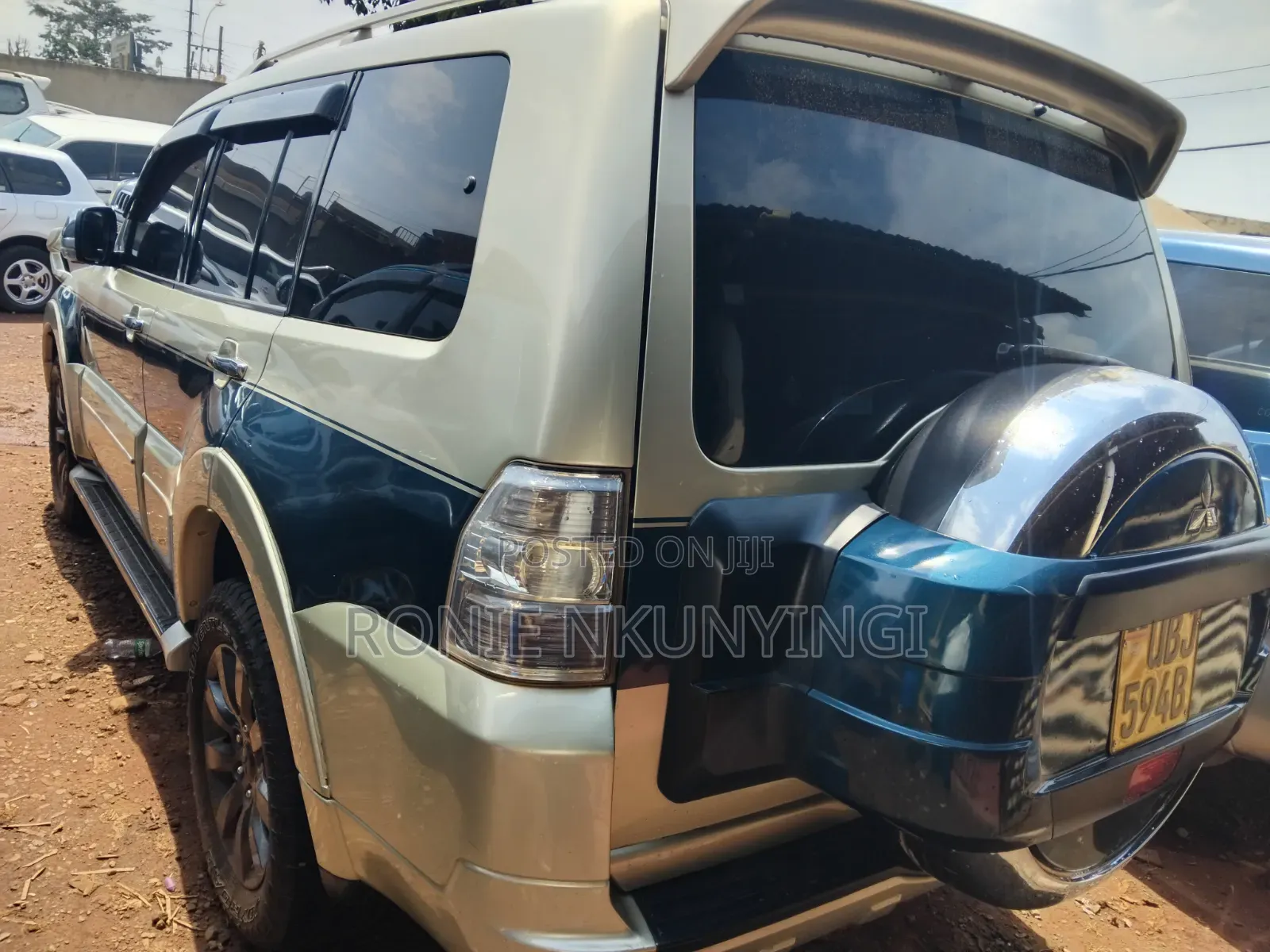 Mitsubishi Pajero 2012 Silver