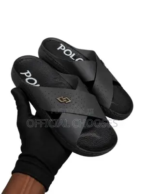 Crossed Strap Men's Sandals With Sturdy Sole and Excellent Support