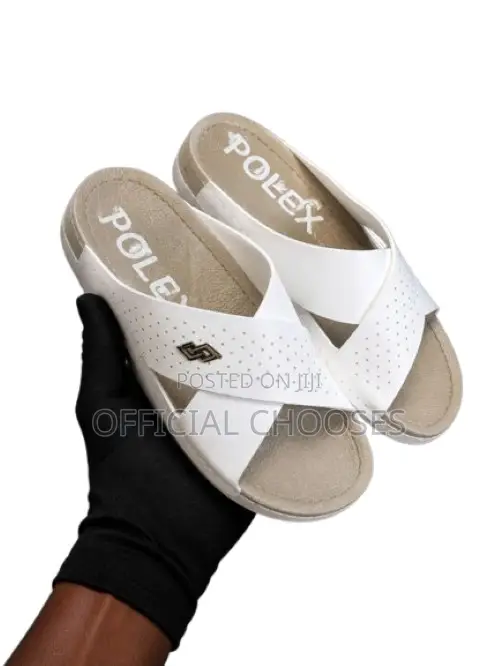 Crossed Strap Men's Sandals With Sturdy Sole and Excellent Support