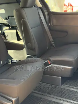 Toyota Noah 2.0 AWD (7 Seater) 2014 Gray