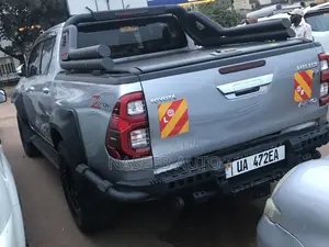 Toyota Hilux 2017 Gray