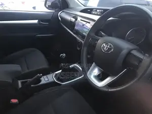 Toyota Hilux 2017 Gray
