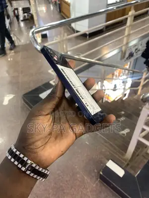 New Apple iPhone 12 64 GB Purple