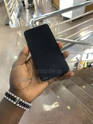 New Apple iPhone 11 Pro Max 64 GB Gold
