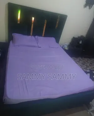 5x6 Bed Comes With 2 Bedside Tables (6months Used)