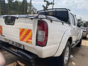 Nissan Hardbody 2010 White