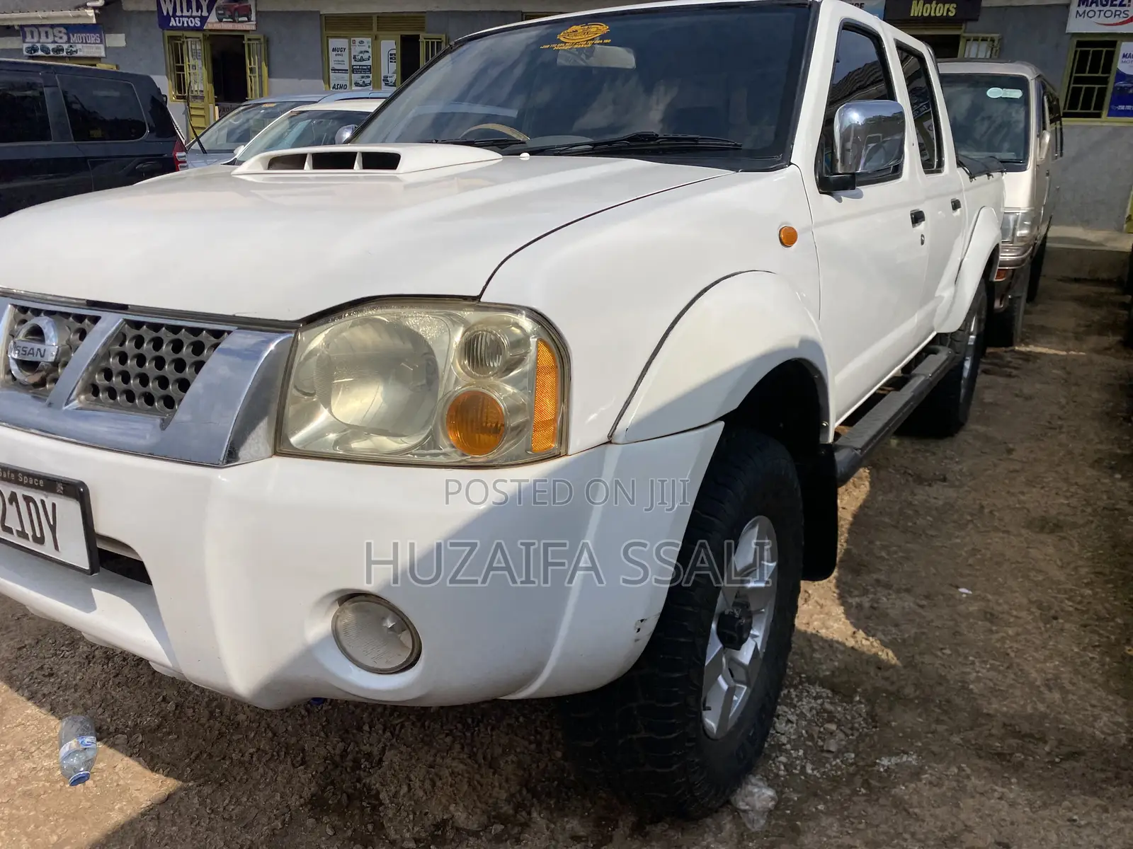 Nissan Hardbody 2010 White