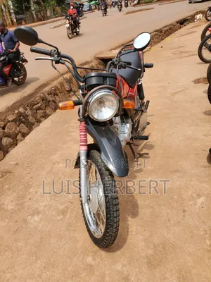 Honda CB 2018 Red