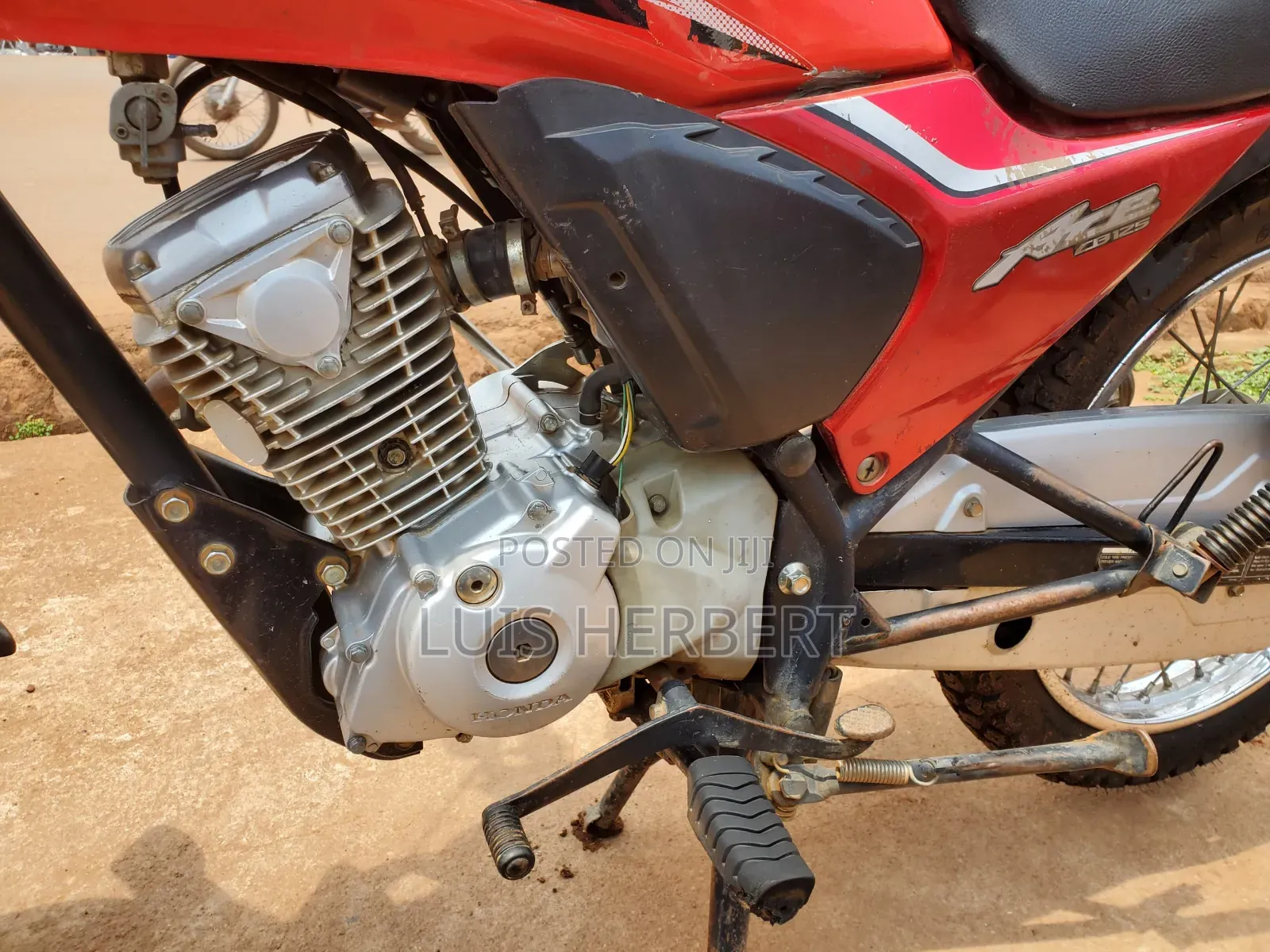 Honda CB 2018 Red