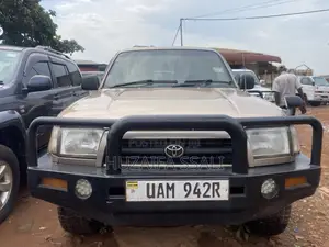 Toyota Hilux Surf 2008 Yellow