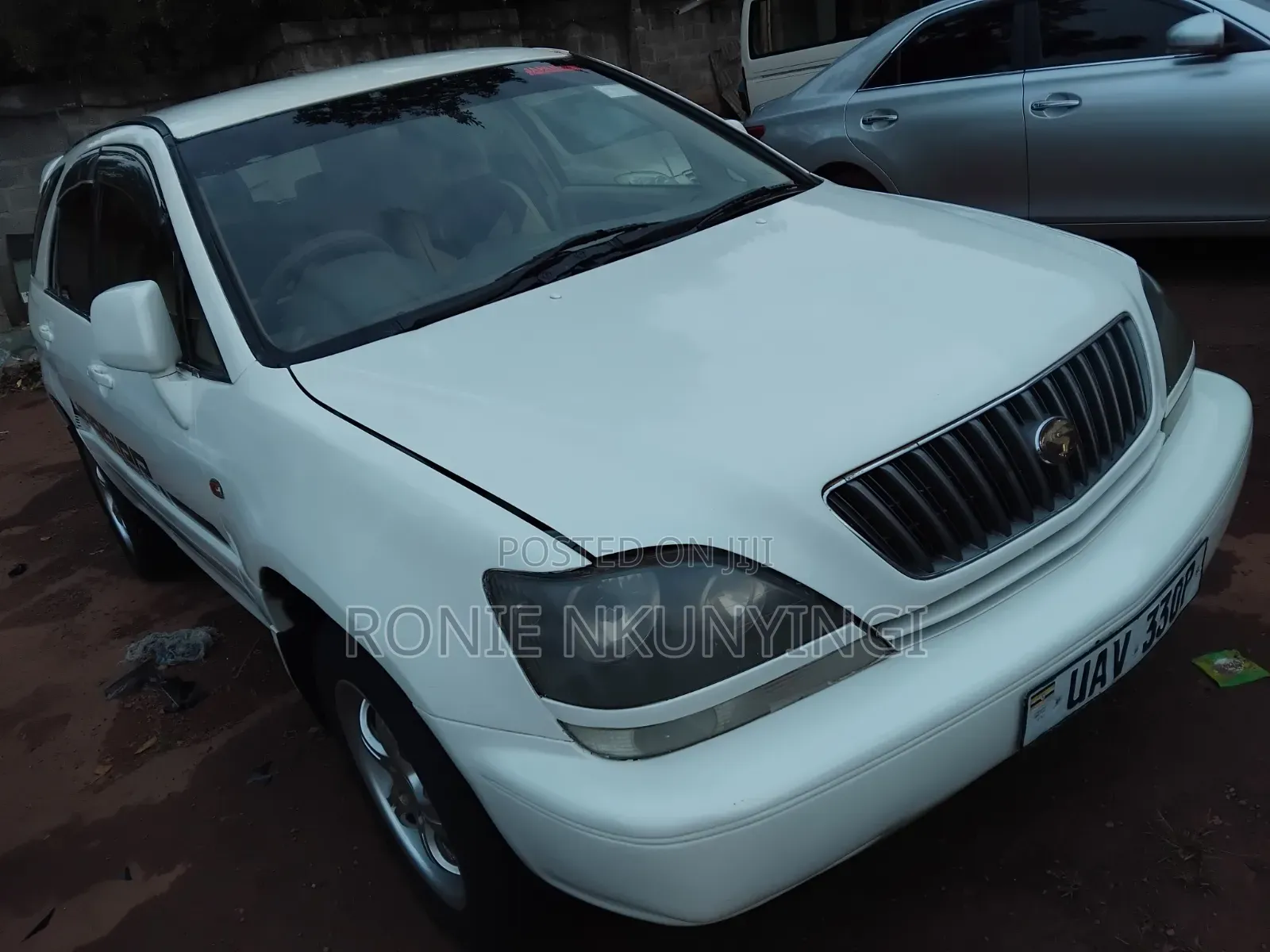 Toyota Harrier 2000 White