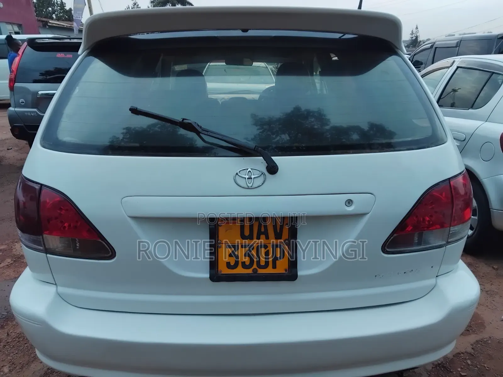 Toyota Harrier 2000 White