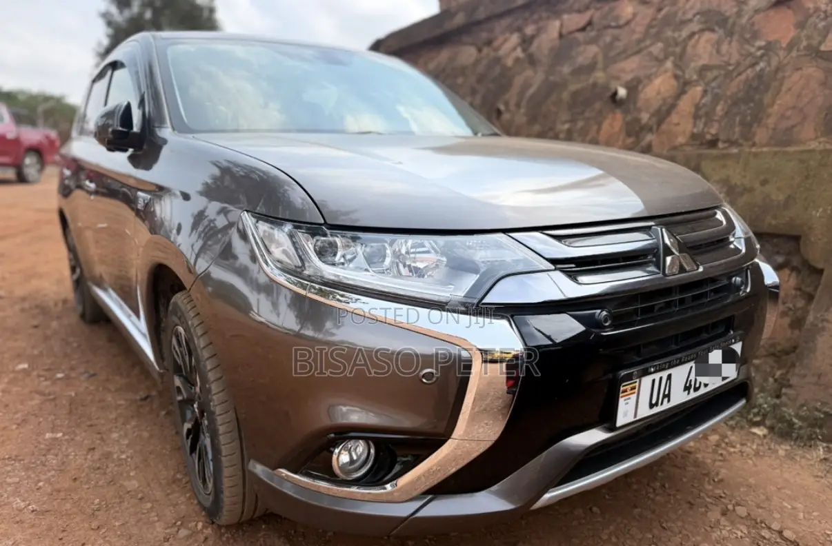 Mitsubishi Outlander 2.0 PHEV AWD 2015 Gray