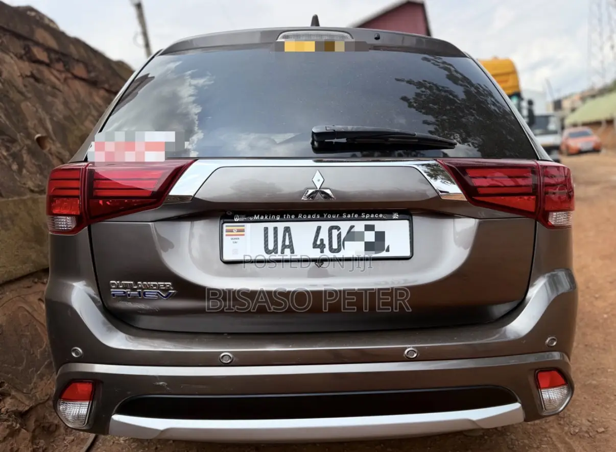 Mitsubishi Outlander 2.0 PHEV AWD 2015 Gray