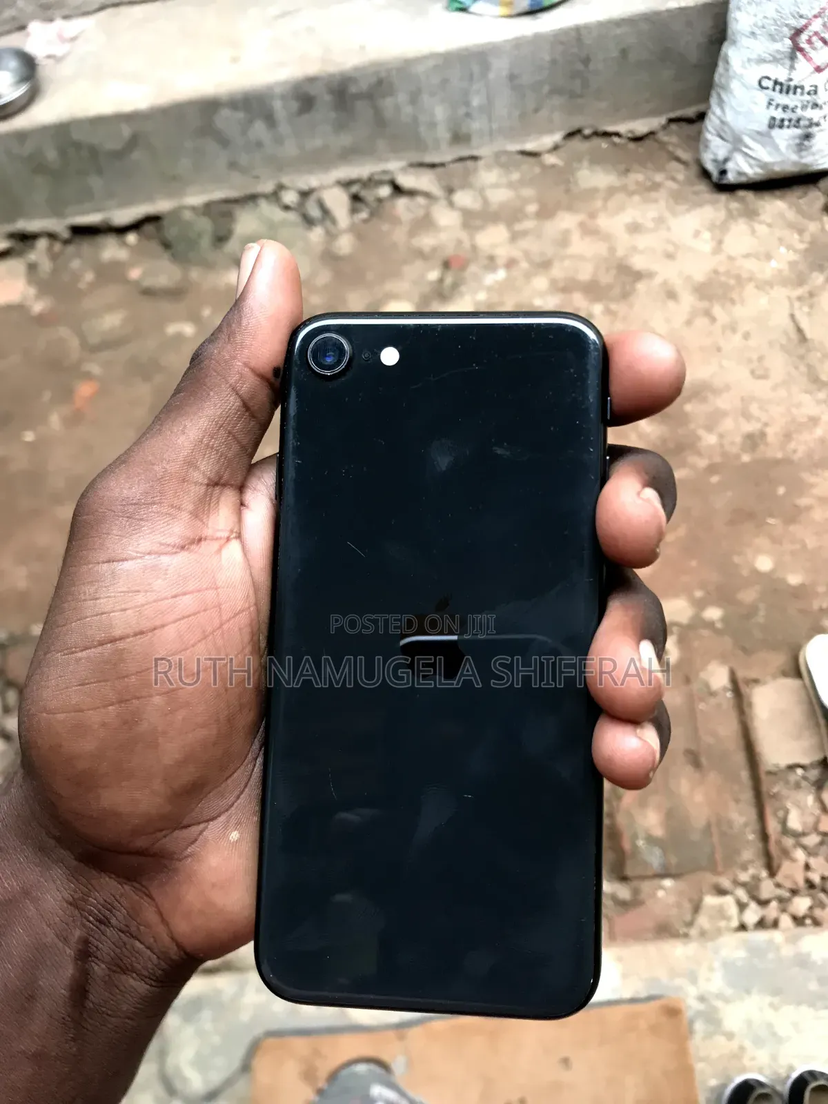Apple iPhone SE (2020) 64 GB Black