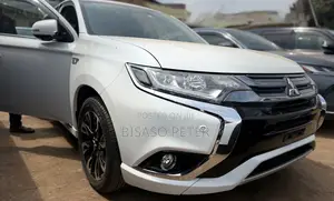 Mitsubishi Outlander 2017 White