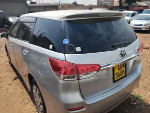 Toyota Wish 2010 Silver