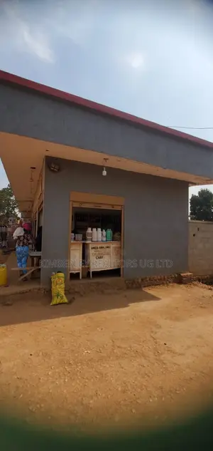 4 Shops 3 Single Rooms – Nakulabye
