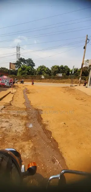 4 Shops 3 Single Rooms – Nakulabye