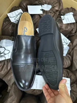 Clarcks Premium Leather Slip-on Design