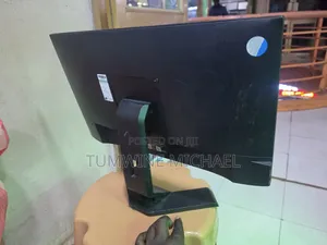 Dell Ips Flameless Bezeless Monitors 22inch